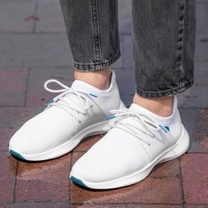 VESSI Women’s Everyday waterproof sneakers, size 10